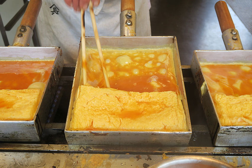 Tsukiji: Tamagoyaki (rolled omelet)