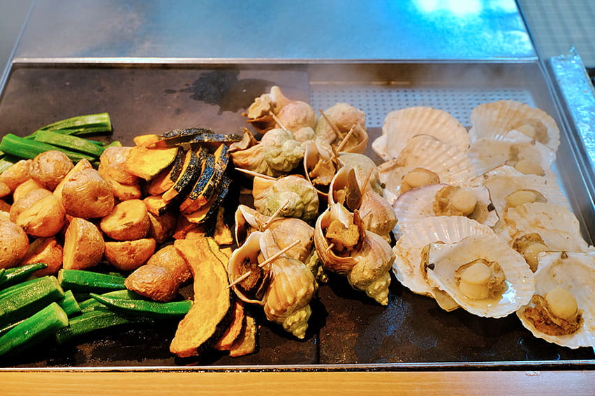 Sapporo: Grilled scallops