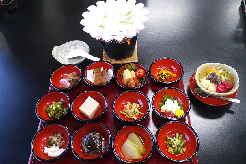 Shiga: Enryaku-ji Temple on Mount Hiei