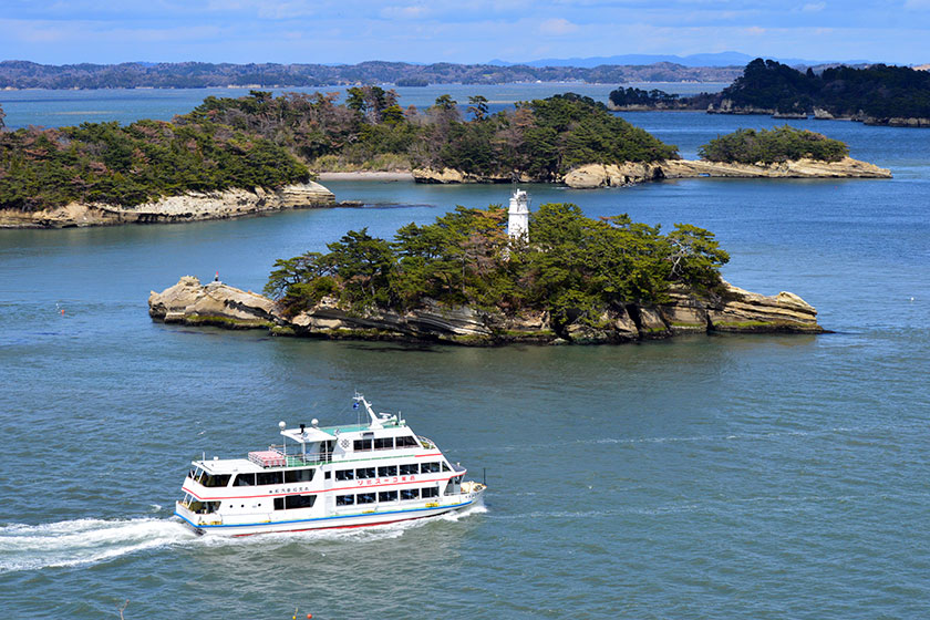 Naruko →<br>
Matsushima<br>
(1.5 h by private car) →<br>
Sendai (1h by private car)