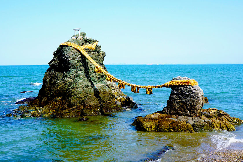 Shima →<br>
To Osaka: Shima →<br>
Osaka<br>
(approx. 4 hrs<br>
by Kintetsu Ltd. Exp.)<br>
To Kyoto: Shima →<br>
Kyoto<br>
(approx. 3.5–4 hrs<br>
by Kintetsu Ltd. Exp.,<br>direct train available).