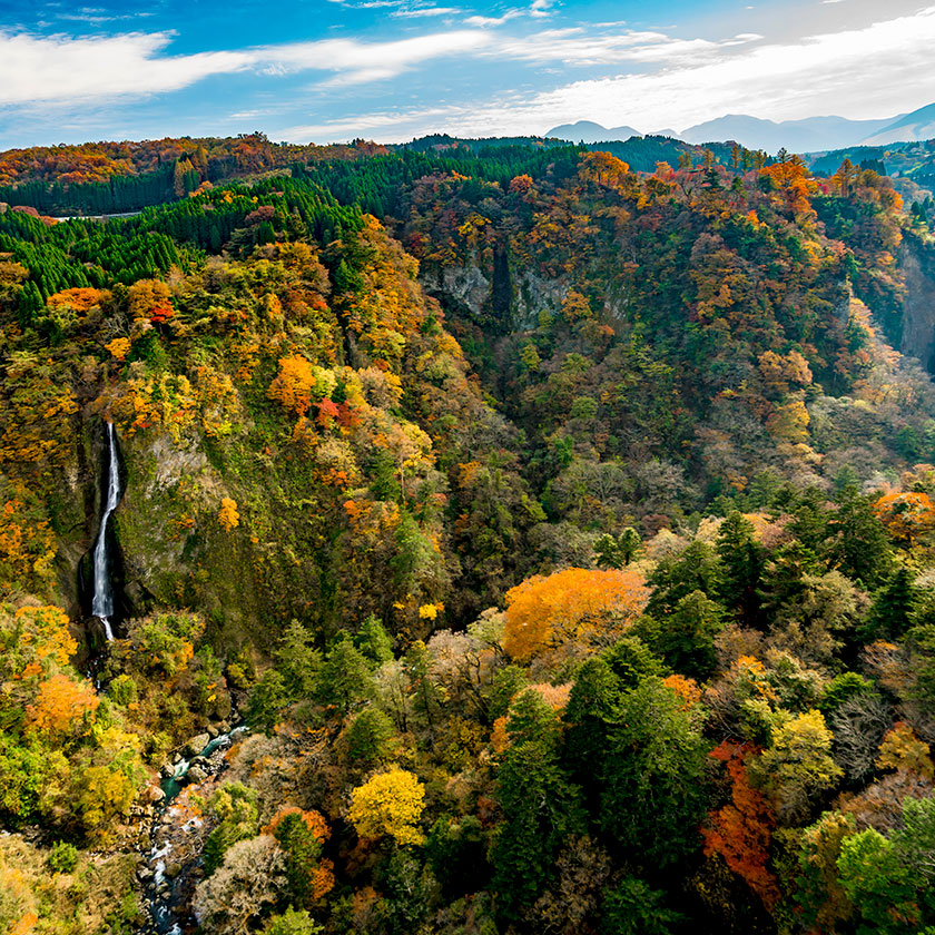 Kakunodate →<br>
Hiraizumi (2.5) →<br>
Naruko (1.5 h)