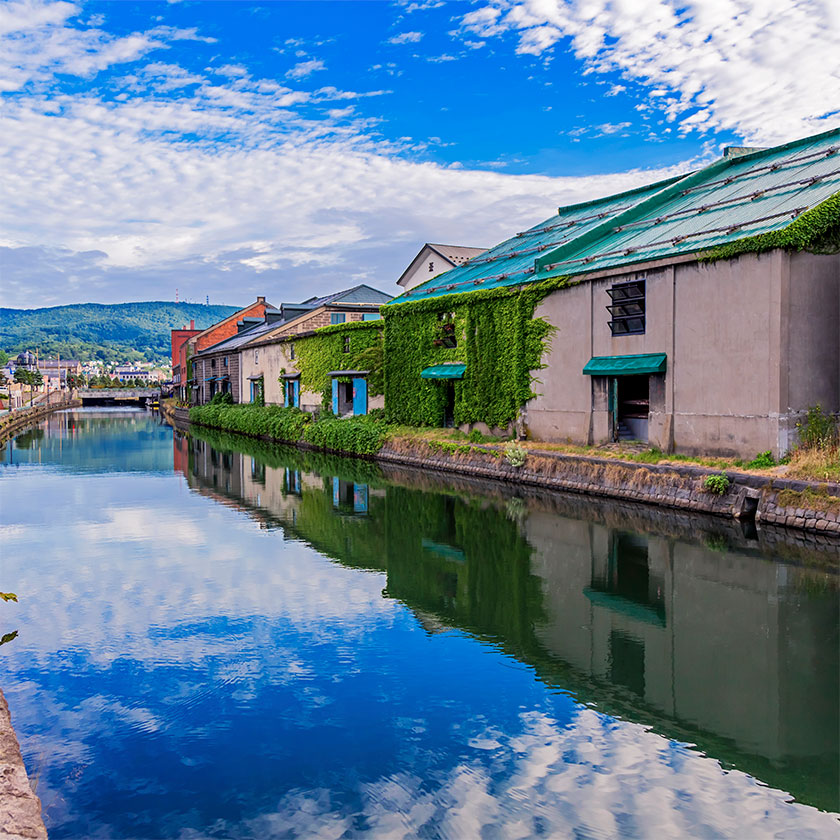 Sapporo →<br>
Otaru(1h)<br>
Otaru →<br>
Yoichi(30min)<br>
Local transfers<br>
in Yoichi(5–15min).